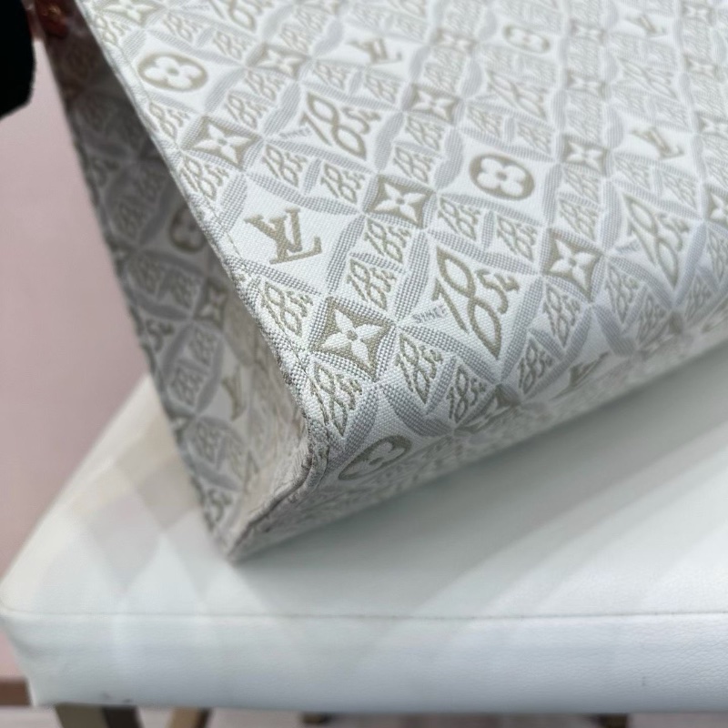 LV onthego刺繡托特包中號 35*25 99新配件塵袋盒子購證-5