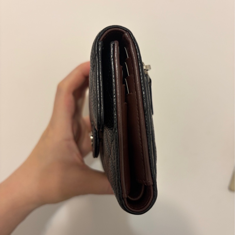 CHANEL 經典荔枝皮銀扣短夾-3