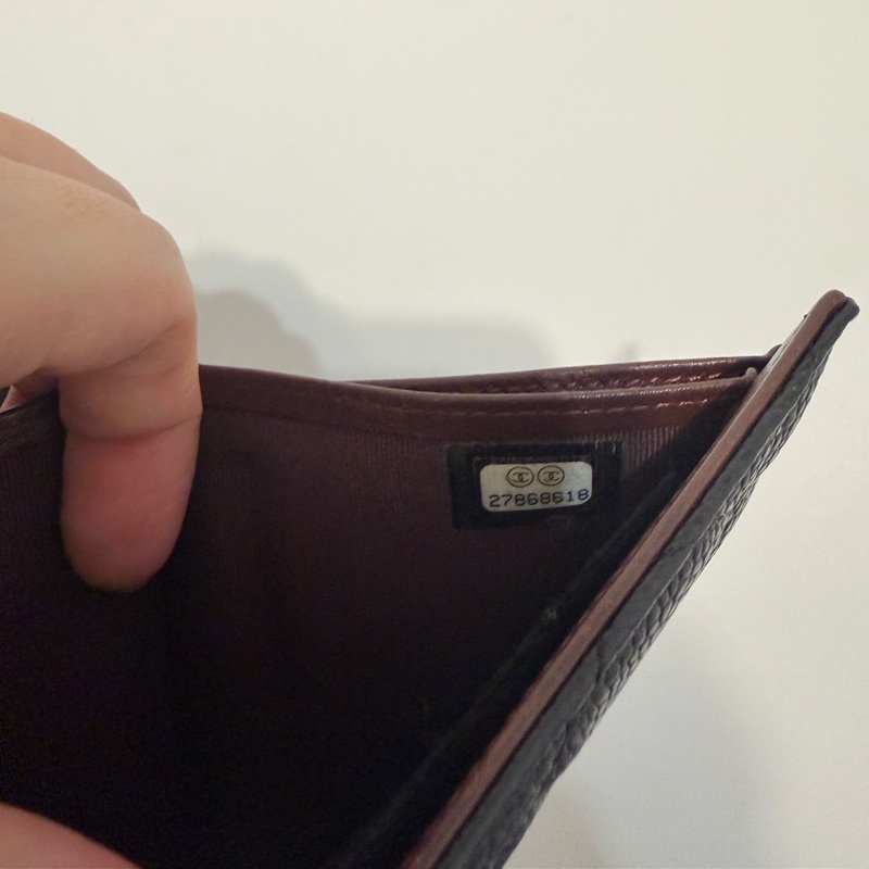 CHANEL 經典荔枝皮銀扣短夾-10