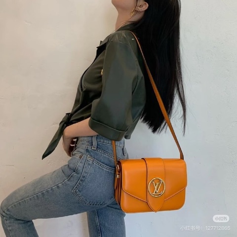 LV  Pont9bag肩背斜背包23*18  99新配件盒子塵袋購證