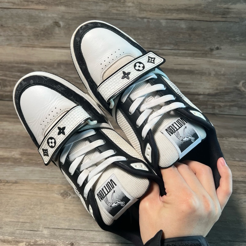 LOUIS VUITTON Trainer 黑白牛仔 魔術貼 熊貓 41碼-4