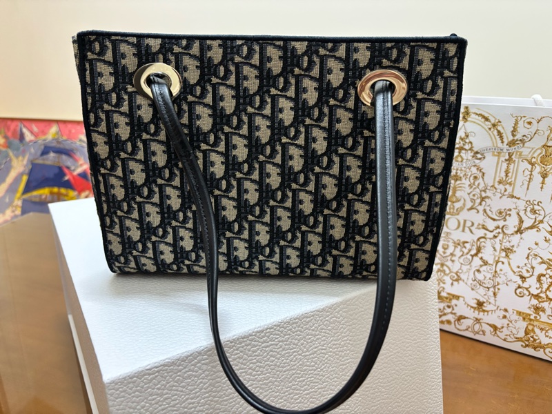 Dior 2026新款小型托特包（藍色 Dior Oblique 緹花）-3