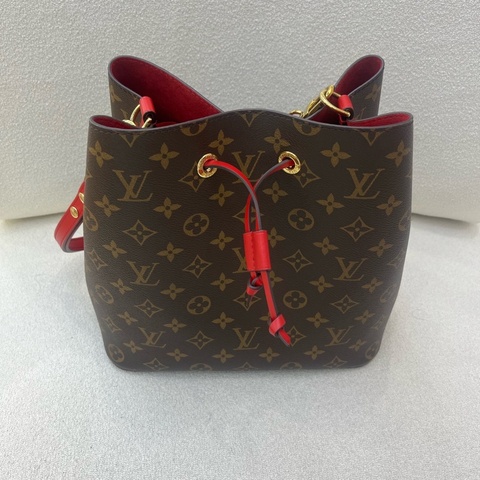 LV路易威登經典老花紅水桶包尺寸26x26x17.5附件：無