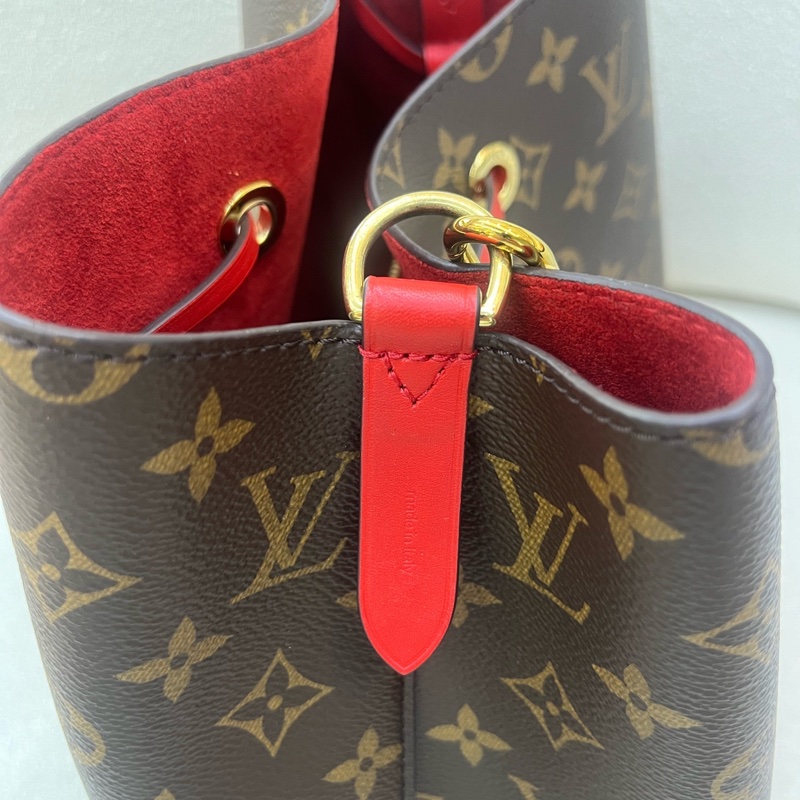 LV路易威登經典老花紅水桶包尺寸26x26x17.5附件:無-6