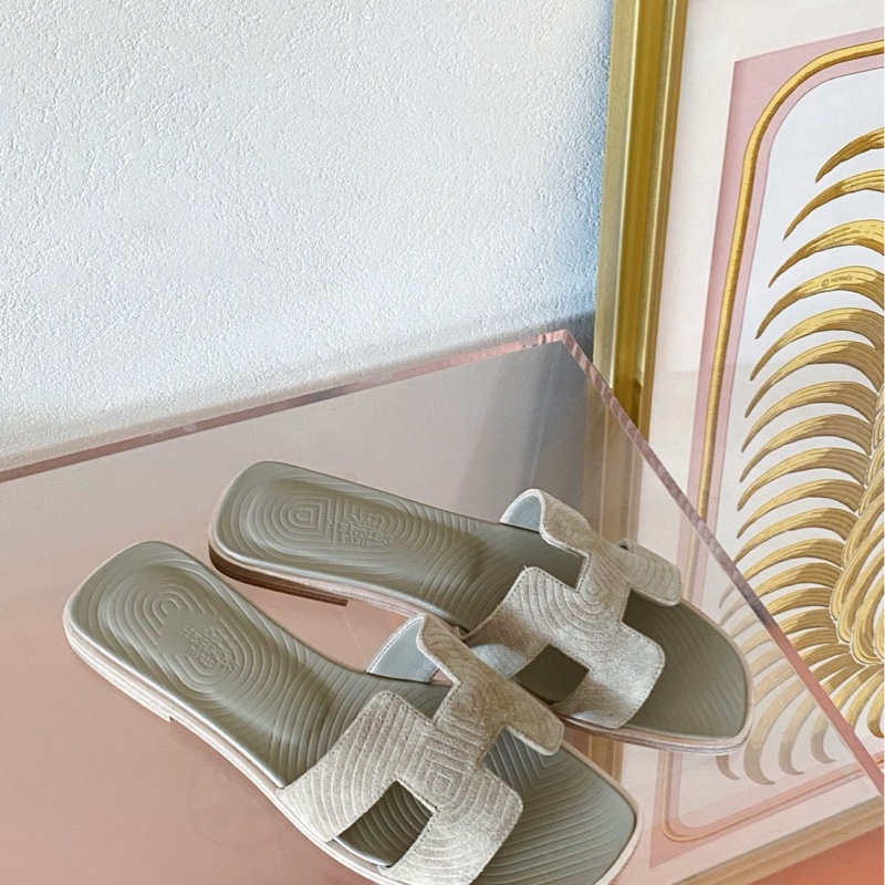 愛馬仕H拖鞋 米灰色麂皮 豬鼻子壓紋圖案 37碼 附件:塵袋+盒-2