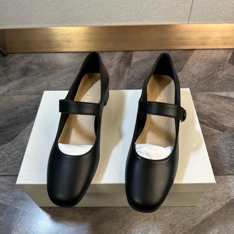 閒置新未使用Dior 迪奧 經典款精緻CD logo 瑪麗珍 高跟鞋 中跟不累 仙女必備 怎麼搭配都好看 四季款 女款 黑色 尺碼：37.5
