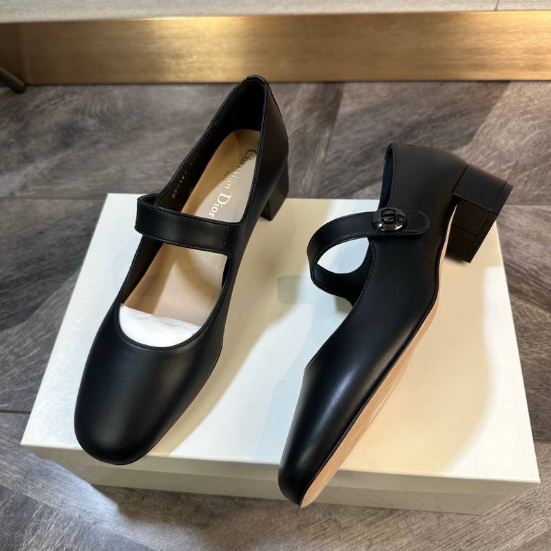 閒置新未使用Dior 迪奧 經典款精緻CD logo 瑪麗珍 高跟鞋 中跟不累 仙女必備 怎麼搭配都好看 四季款 女款 黑色 尺碼：37.5-3
