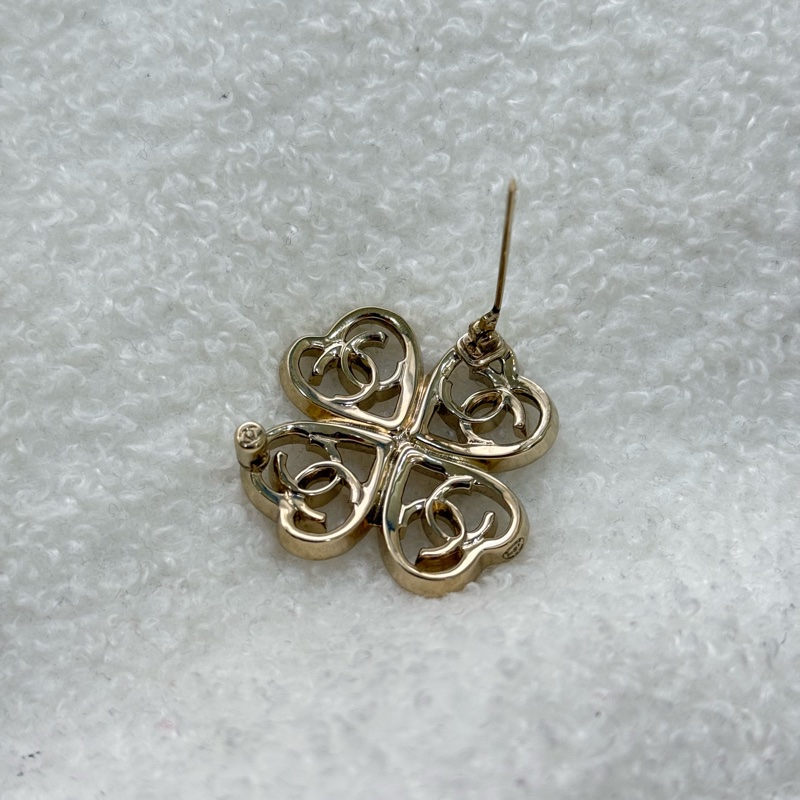 （全新閒置）CHANEL 22p新款鏤空愛心胸針-1