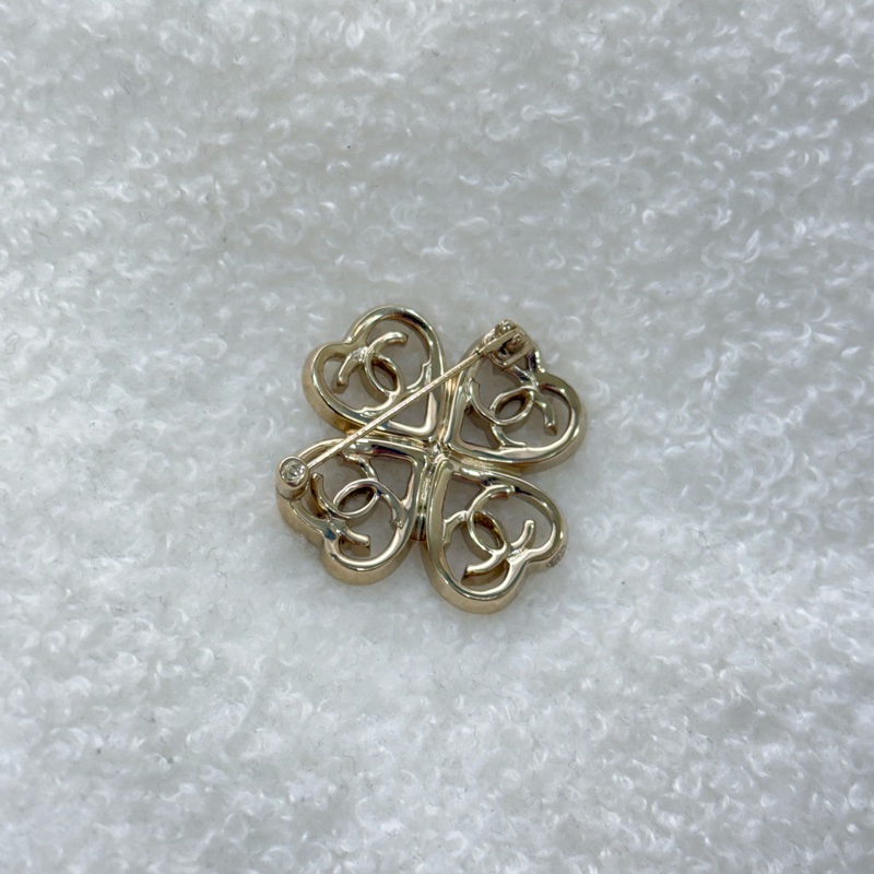 （全新閒置）CHANEL 22p新款鏤空愛心胸針-2