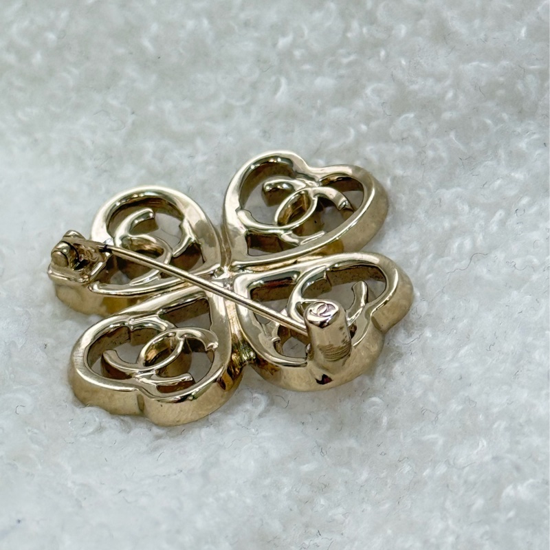 （全新閒置）CHANEL 22p新款鏤空愛心胸針-3