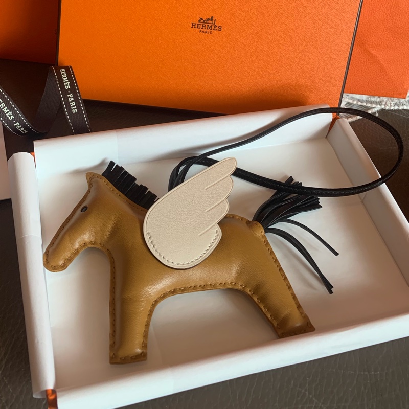 愛馬仕 飛馬吊飾 掛飾 全新連購證影本 黑色 芝麻色 奶昔白 全新 MM Hermès Pegase Rodeo MM 掛飾-0