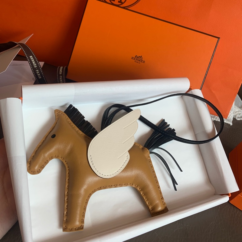 愛馬仕 飛馬吊飾 掛飾 全新連購證影本 黑色 芝麻色 奶昔白 全新 MM Hermès Pegase Rodeo MM 掛飾-4