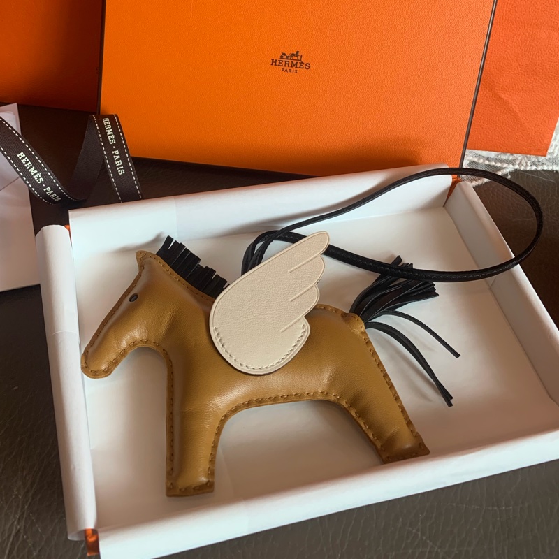愛馬仕 飛馬吊飾 掛飾 全新連購證影本 黑色 芝麻色 奶昔白 全新 MM Hermès Pegase Rodeo MM 掛飾-5