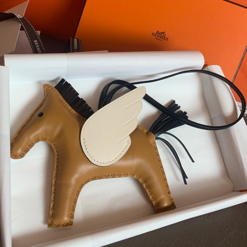 愛馬仕 飛馬吊飾 掛飾 全新連購證影本 黑色 芝麻色 奶昔白 全新 MM Hermès Pegase Rodeo MM 掛飾-8