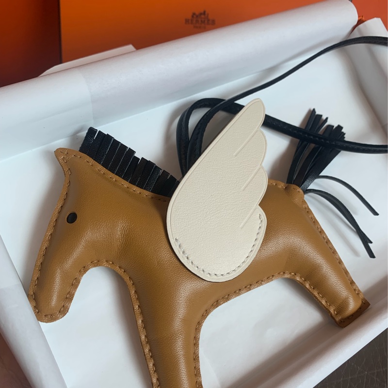 愛馬仕 飛馬吊飾 掛飾 全新連購證影本 黑色 芝麻色 奶昔白 全新 MM Hermès Pegase Rodeo MM 掛飾-10