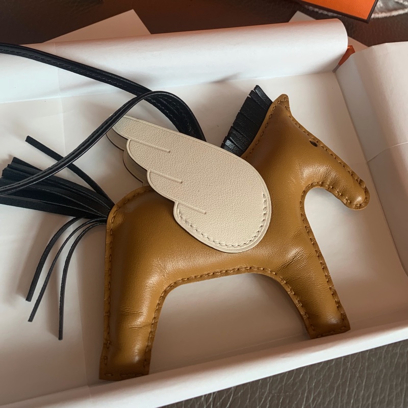 愛馬仕 飛馬吊飾 掛飾 全新連購證影本 黑色 芝麻色 奶昔白 全新 MM Hermès Pegase Rodeo MM 掛飾-11