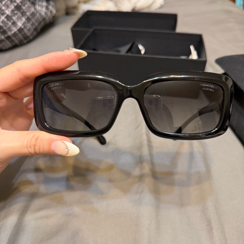 香奈兒愛心墨鏡🕶️-1