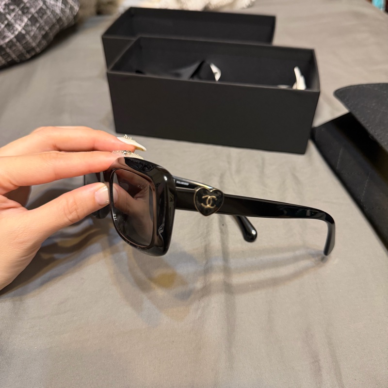 香奈兒愛心墨鏡🕶️-4