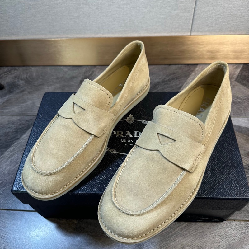 闲置新未使用 Prada 普拉達 42.5碼麂皮樂福鞋 休閒鞋 老錢風 百搭大氣 型男必備 男款 駝色 超值-2