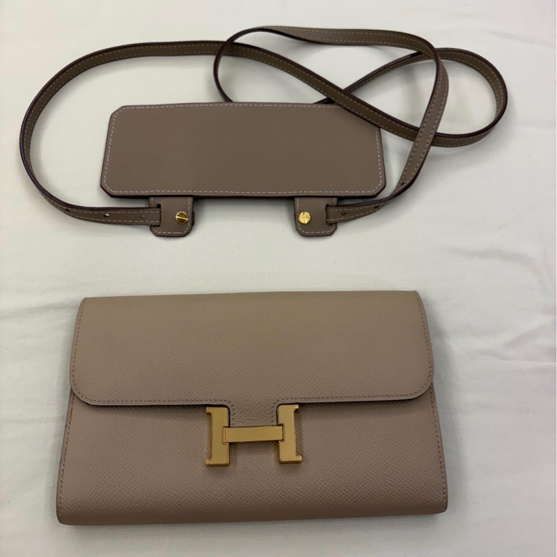 【97新 ✨ 全網最低價!】 Hermes 愛馬仕 constance 康康錢包 風衣灰 斜挎包(下單前先詢問庫存❗️)-1