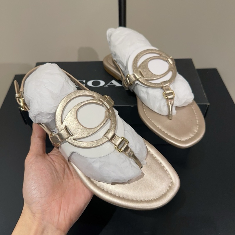 Coach 蔻馳 夾腳時尚搭扣涼鞋 37码上腳舒適好走 越南產 女款 金色 超值-1