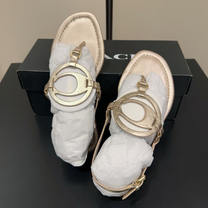 Coach 蔻馳 夾腳時尚搭扣涼鞋 37码上腳舒適好走 越南產 女款 金色 超值-4