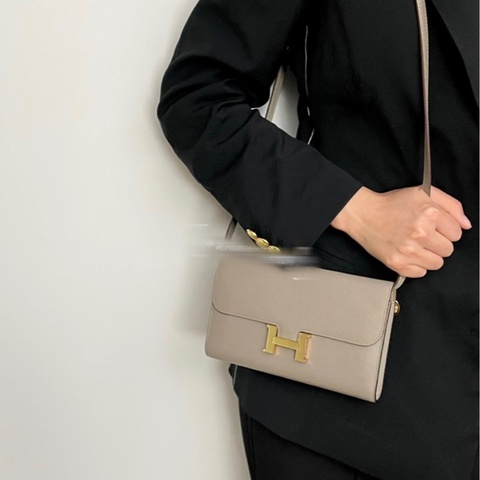 【98新 ✨ 全網最低價！】 Hermes 愛馬仕 constance 康康錢包 銀河灰 金扣 斜挎包（下單前先詢問庫存❗️）