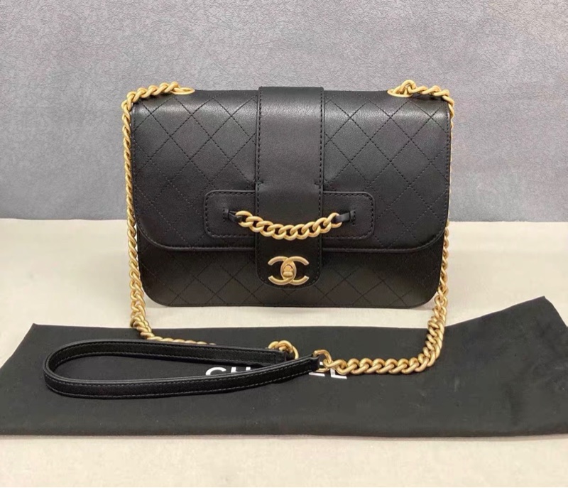 【97新 ✨ 全網最低價!】 CHANEL/香奈兒 黑金 graphic chic郵差包 單肩斜挎包 (下單前先詢問庫存❗️)-3