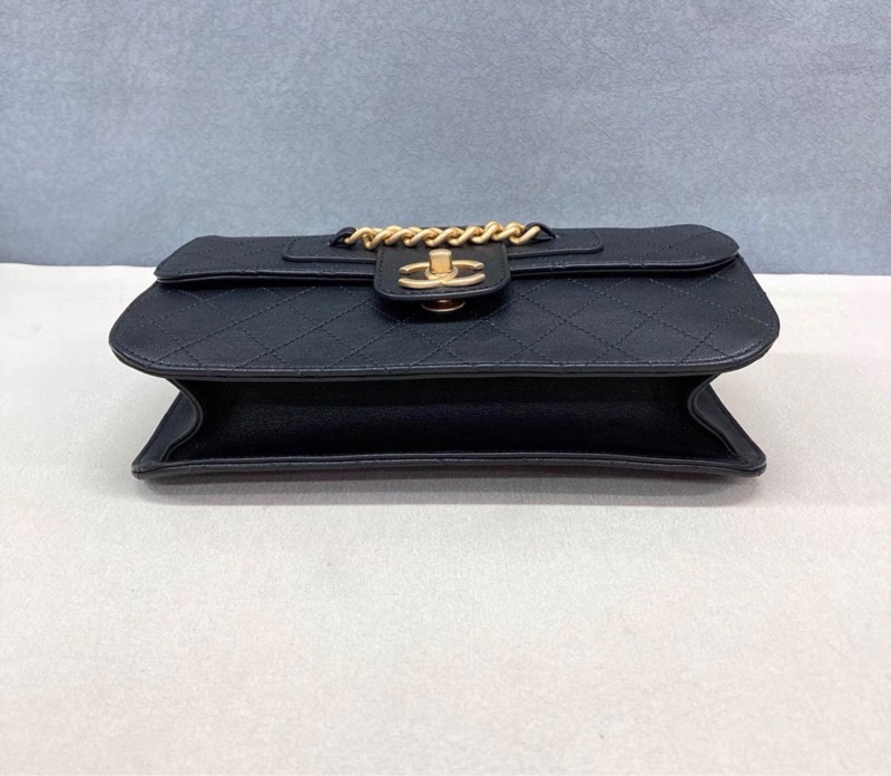 【97新 ✨ 全網最低價!】 CHANEL/香奈兒 黑金 graphic chic郵差包 單肩斜挎包 (下單前先詢問庫存❗️)-6