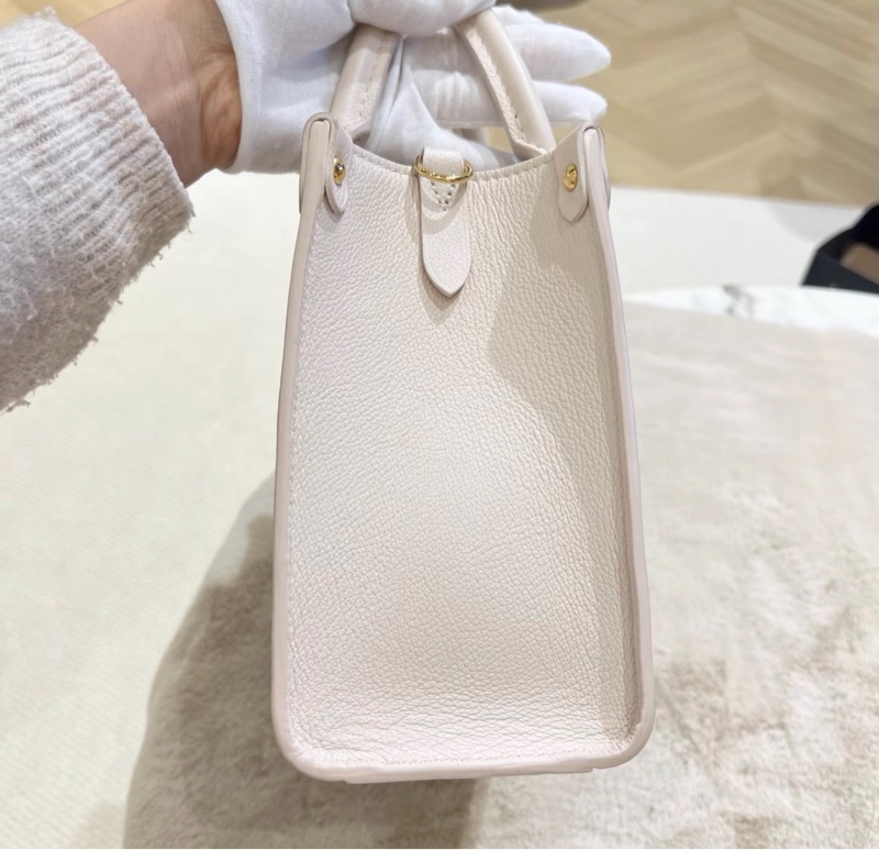 【97新 ✨ 全網最低價！】 LV Lock&Go 白色 金扣 芯片款 手提包 托特包 牛皮（下單前先詢問庫存❗️）-2