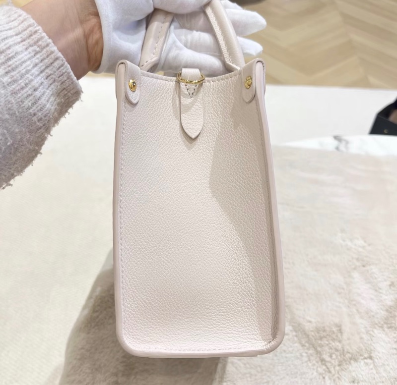 【97新 ✨ 全網最低價！】 LV Lock&Go 白色 金扣 芯片款 手提包 托特包 牛皮（下單前先詢問庫存❗️）-3