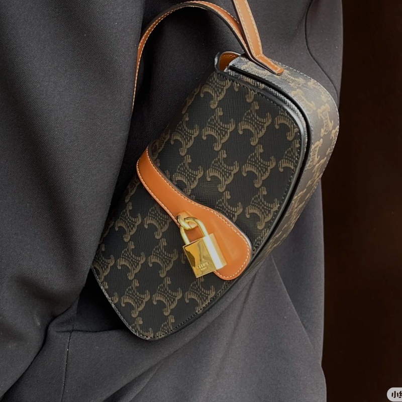 Lisa同款💯時尚感🈵Celine賽琳經典凱旋門老花tabou鎖頭包手提單肩腋下包-1