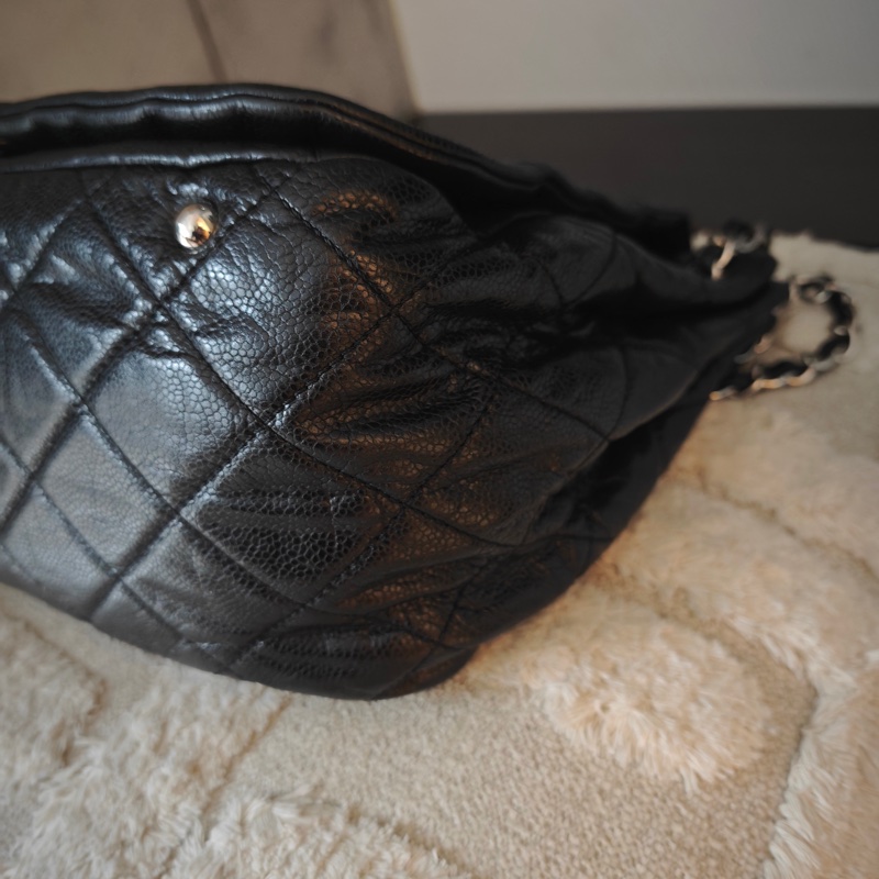 ChanelVintage 黑銀浮雕托特機場包-7