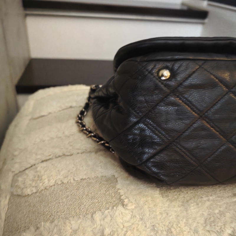 ChanelVintage 黑銀浮雕托特機場包-8