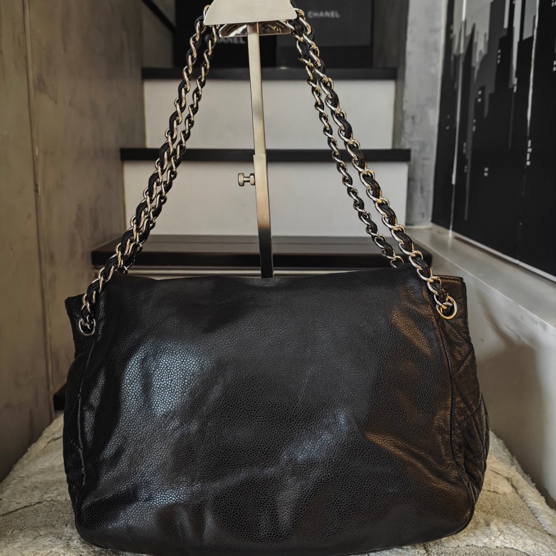 ChanelVintage 黑銀浮雕托特機場包-10