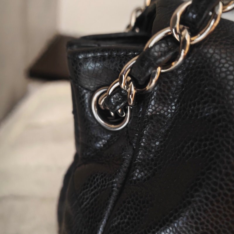 ChanelVintage 黑銀浮雕托特機場包-12