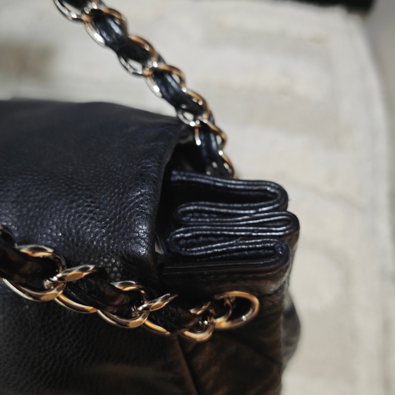 ChanelVintage 黑銀浮雕托特機場包-16