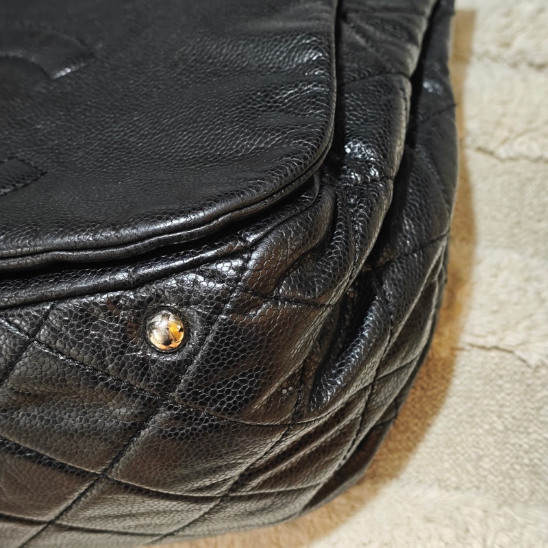 ChanelVintage 黑銀浮雕托特機場包-20