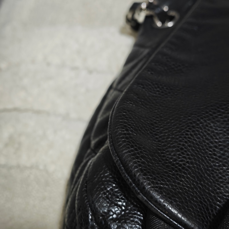 ChanelVintage 黑銀浮雕托特機場包-23