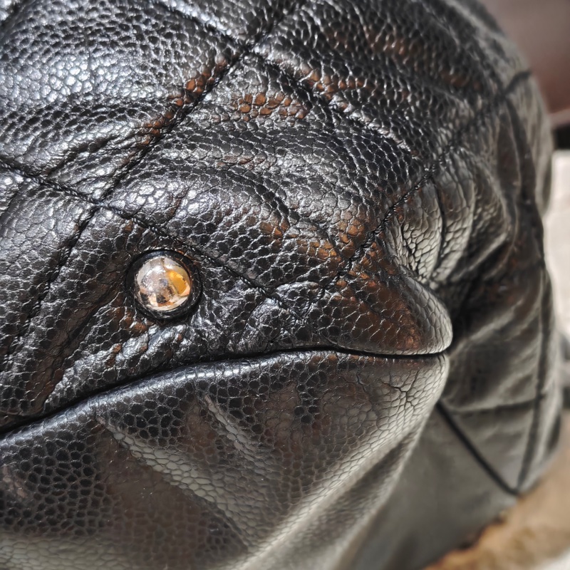 ChanelVintage 黑銀浮雕托特機場包-24