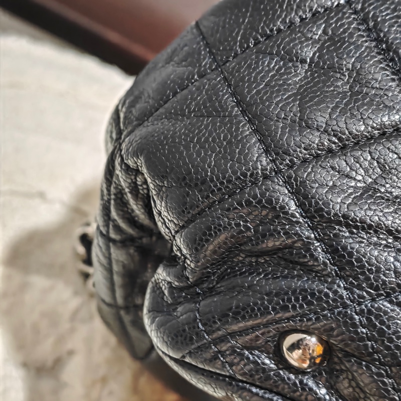 ChanelVintage 黑銀浮雕托特機場包-25