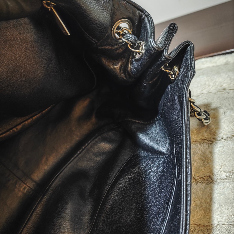 ChanelVintage 黑銀浮雕托特機場包-33