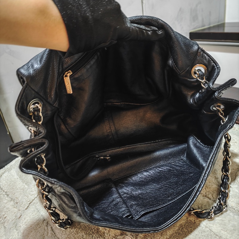 ChanelVintage 黑銀浮雕托特機場包-36