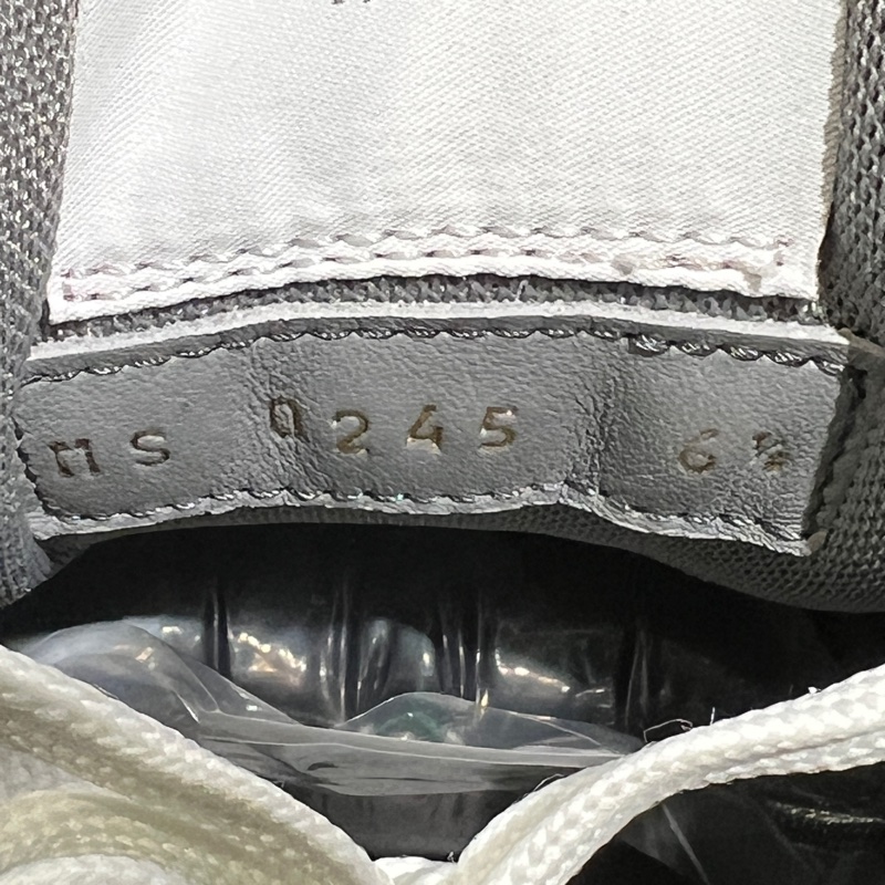 Lv trainer 新款灰白魔鬼粘Eu40.5-6