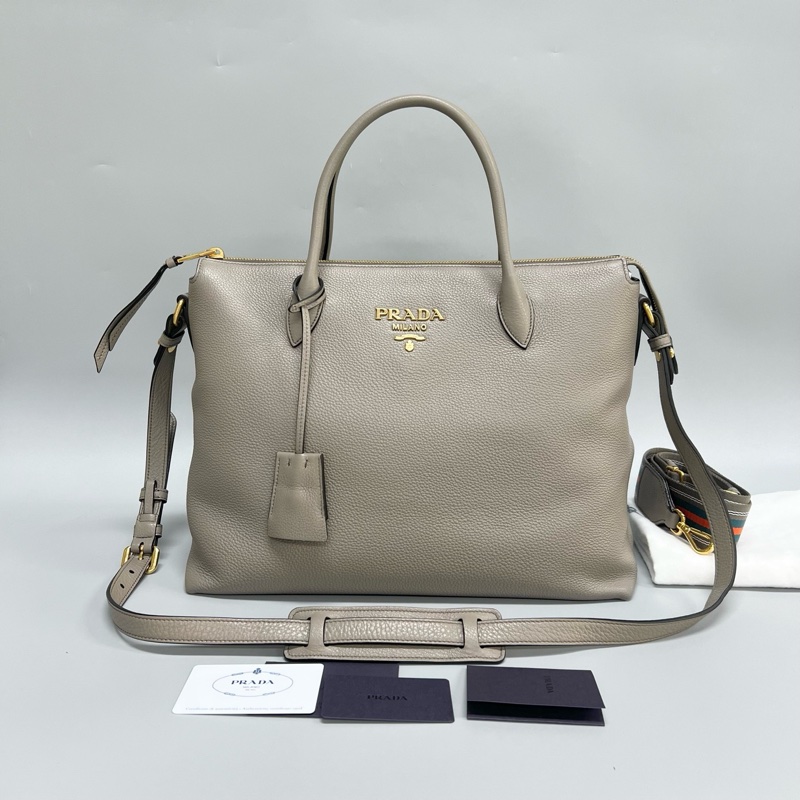 Prada/普拉達 灰色荔枝紋牛皮雙肩帶手提單肩斜挎包/餃子包 尺寸:35*27*17cm-0