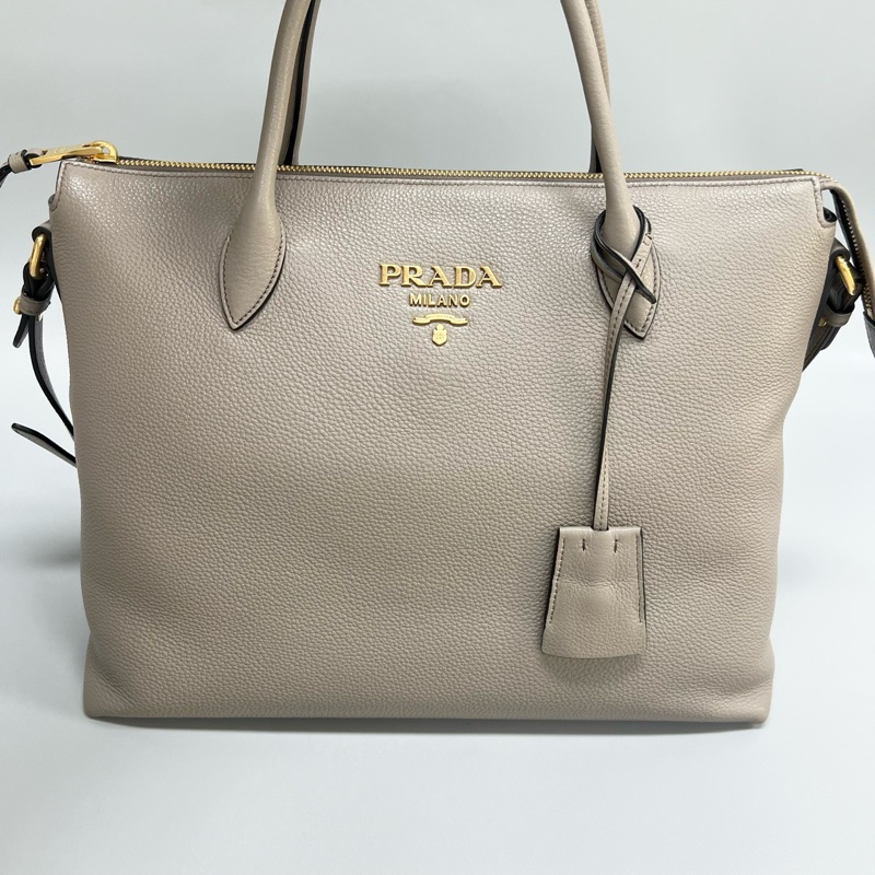 Prada/普拉達 灰色荔枝紋牛皮雙肩帶手提單肩斜挎包/餃子包 尺寸:35*27*17cm-6