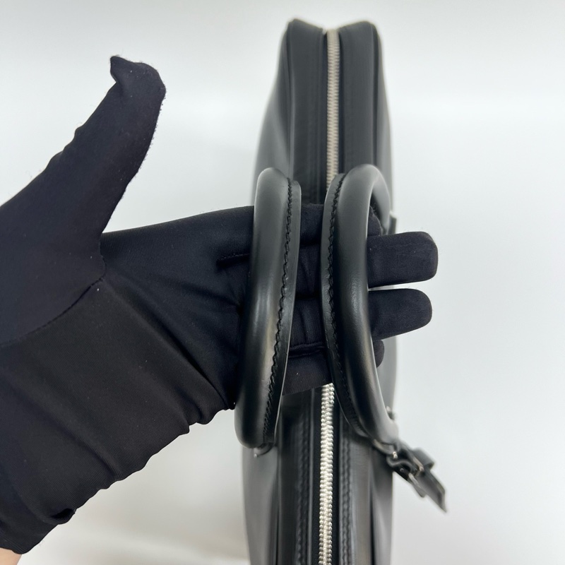 LV/路易威登 黑色epi水波紋男士公文包 手提包 缺少長肩帶 尺寸:41*30-6