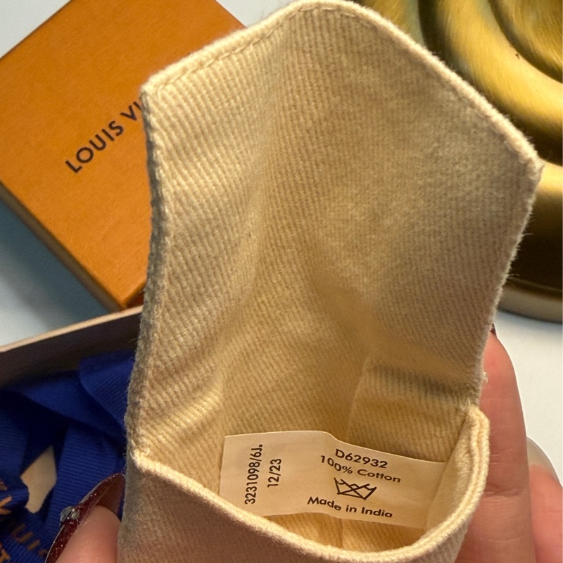 LOUIS VUITTON 水鑽M00596 金色項鍊-12