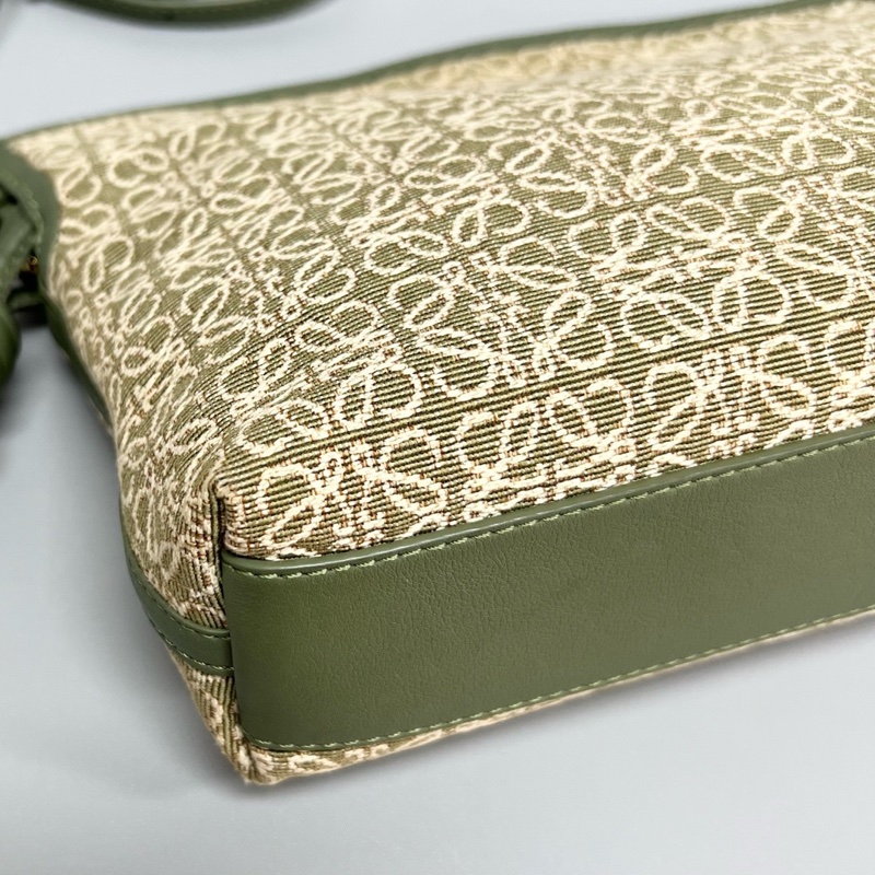 LOEWE/羅意威 綠色老花mini福袋單肩斜挎包 尺寸：21*18*7cm-4
