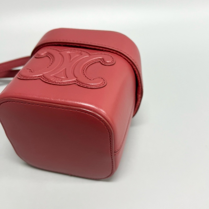 Celine/瑟琳 凱旋門浮雕logo紅色全皮mini小盒子包 22年 尺寸11*-2